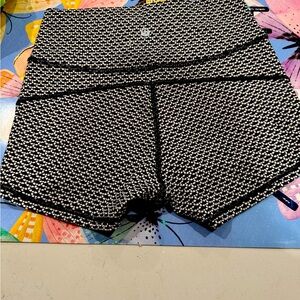 Lululemon short